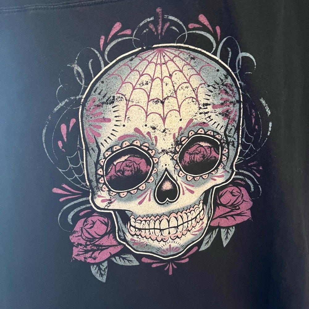 Torrid, size 4 Sugar Skull tshirt